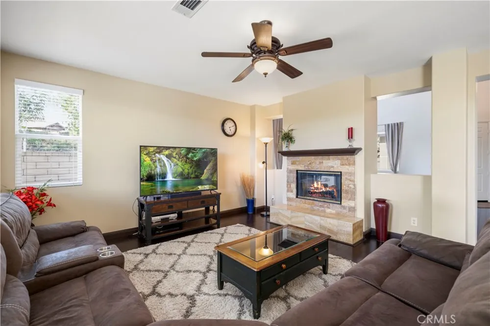 30479 Mallorca Pl Castaic, CA 91384