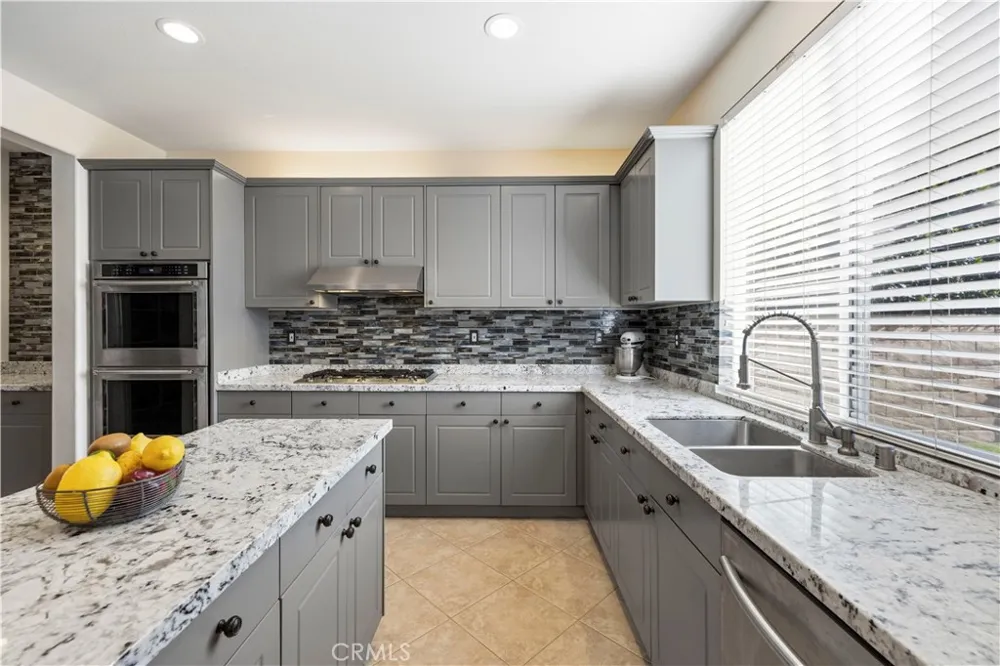 30479 Mallorca Pl Castaic, CA 91384