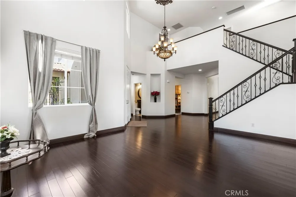 30479 Mallorca Pl Castaic, CA 91384