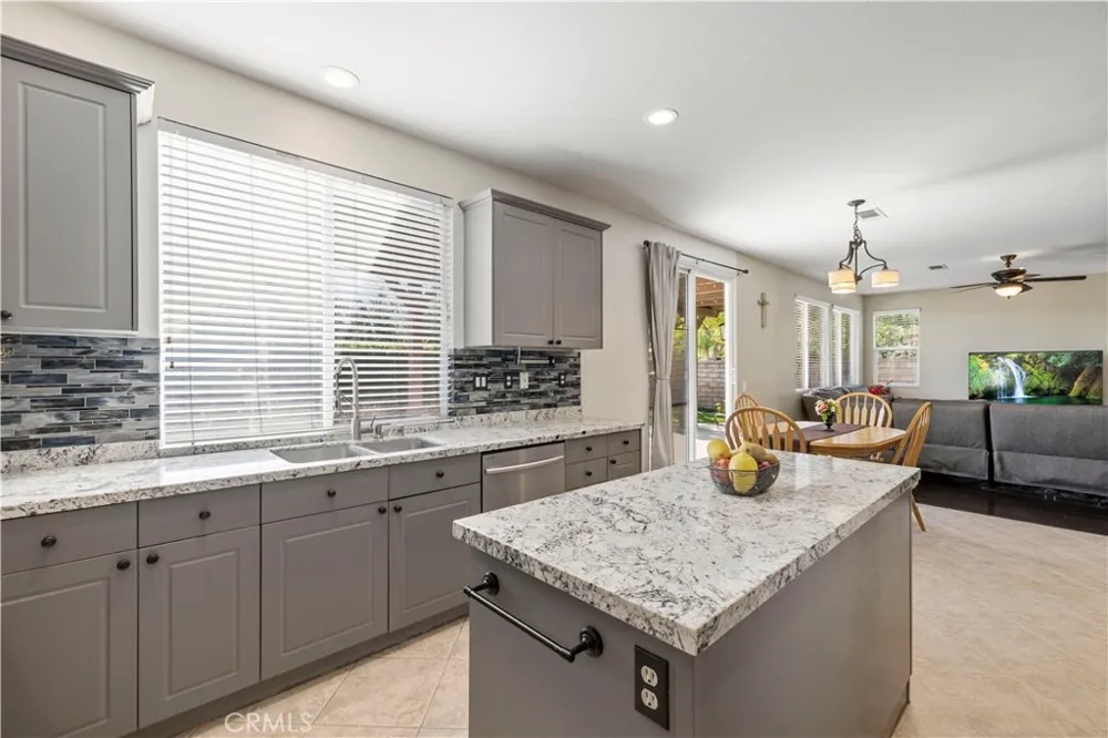 30479 Mallorca Pl Castaic, CA 91384
