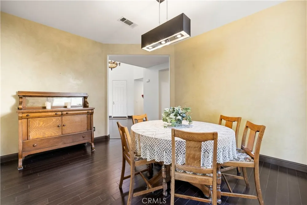 30479 Mallorca Pl Castaic, CA 91384