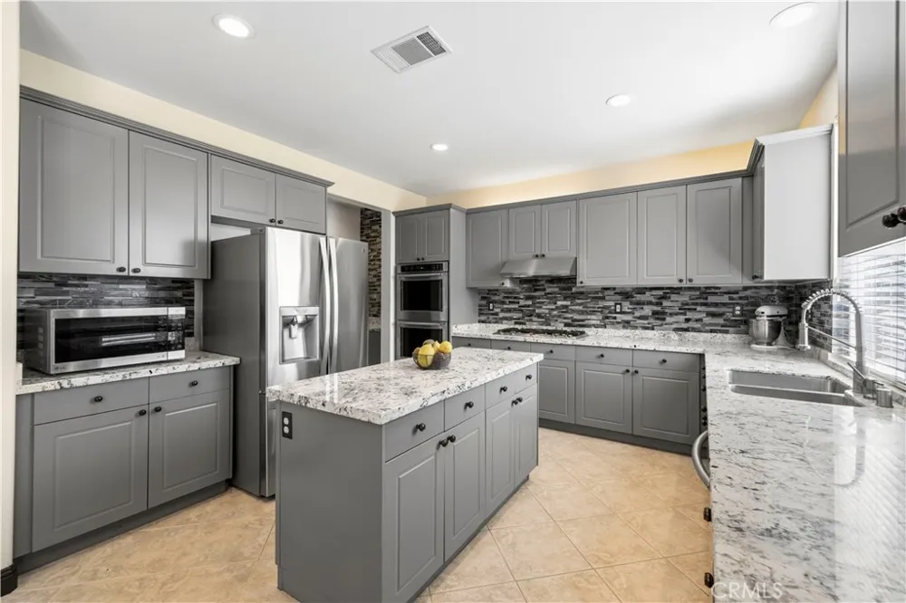 30479 Mallorca Pl Castaic, CA 91384