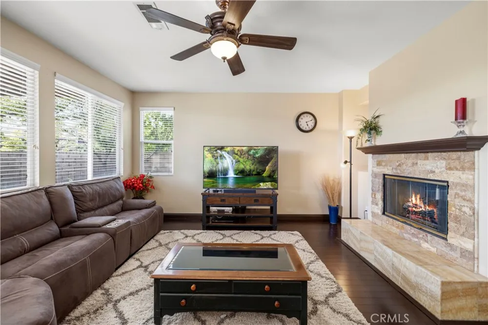 30479 Mallorca Pl Castaic, CA 91384