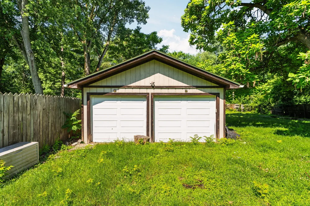 22475 Nancy Avenue Southfield, MI 48033