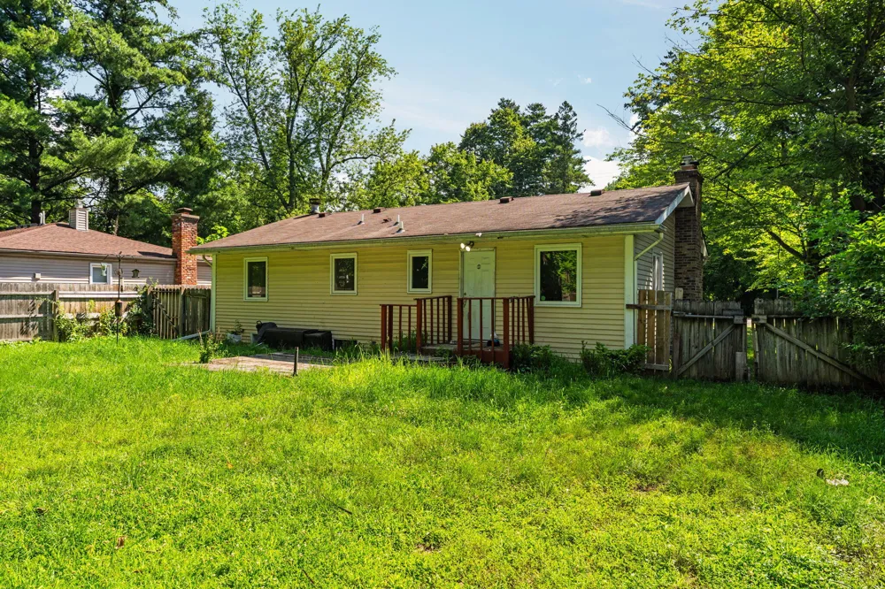 22475 Nancy Avenue Southfield, MI 48033