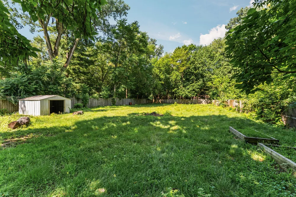 22475 Nancy Avenue Southfield, MI 48033