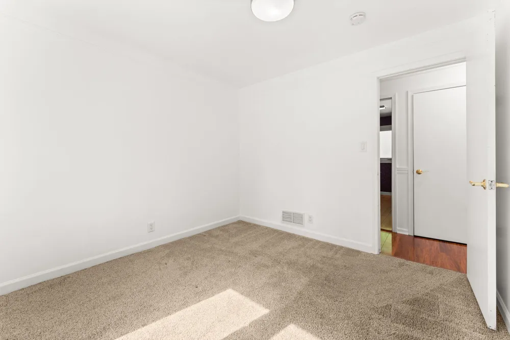 22475 Nancy Avenue Southfield, MI 48033