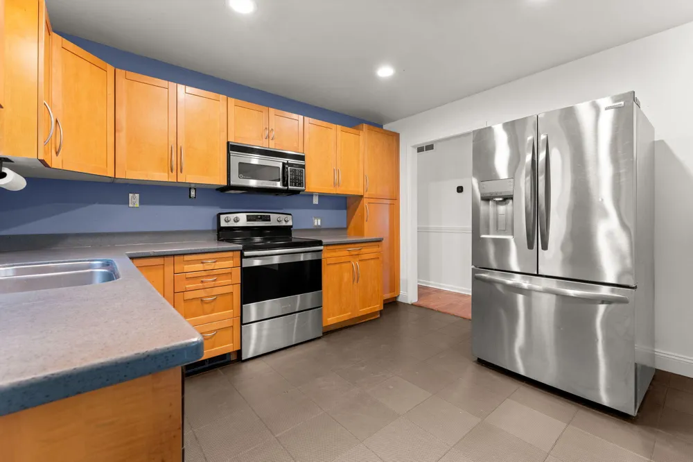 22475 Nancy Avenue Southfield, MI 48033