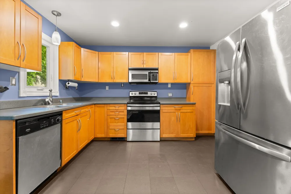 22475 Nancy Avenue Southfield, MI 48033