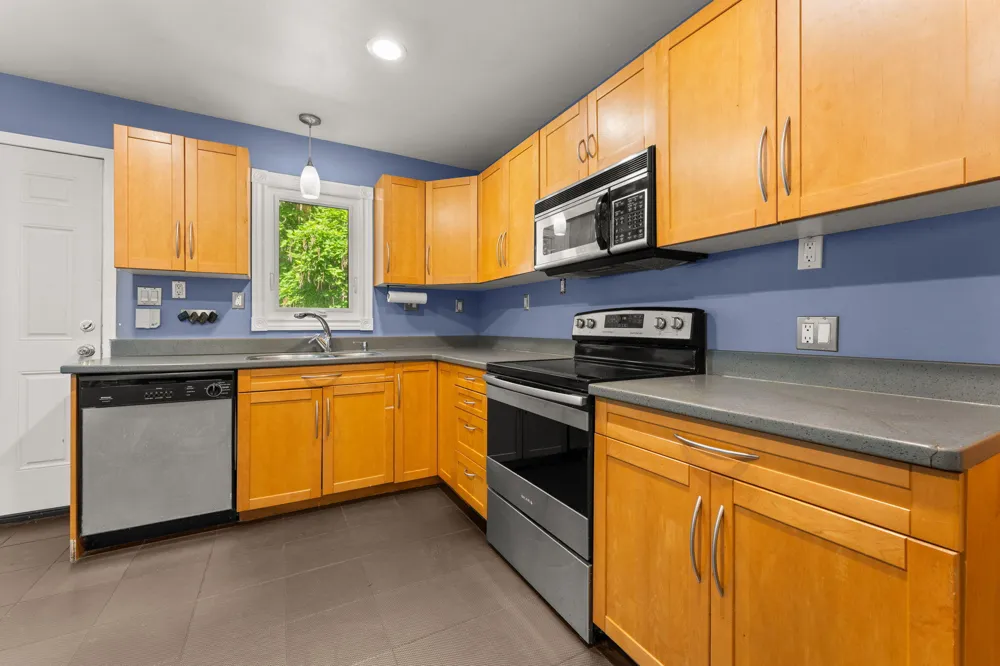 22475 Nancy Avenue Southfield, MI 48033