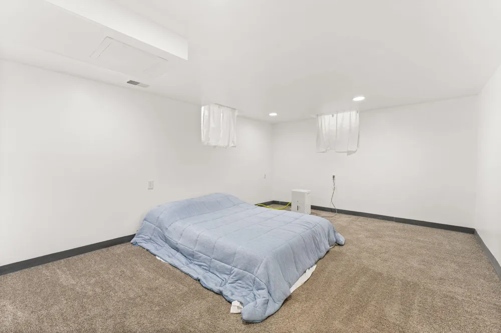 22475 Nancy Avenue Southfield, MI 48033