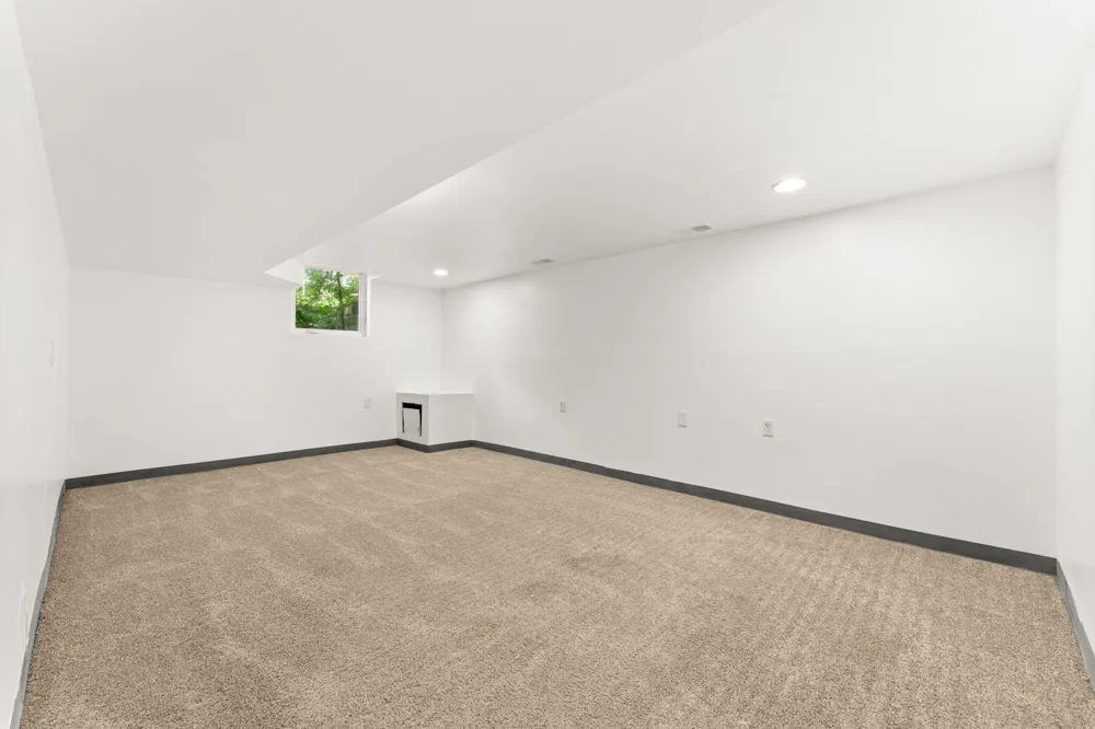 22475 Nancy Avenue Southfield, MI 48033