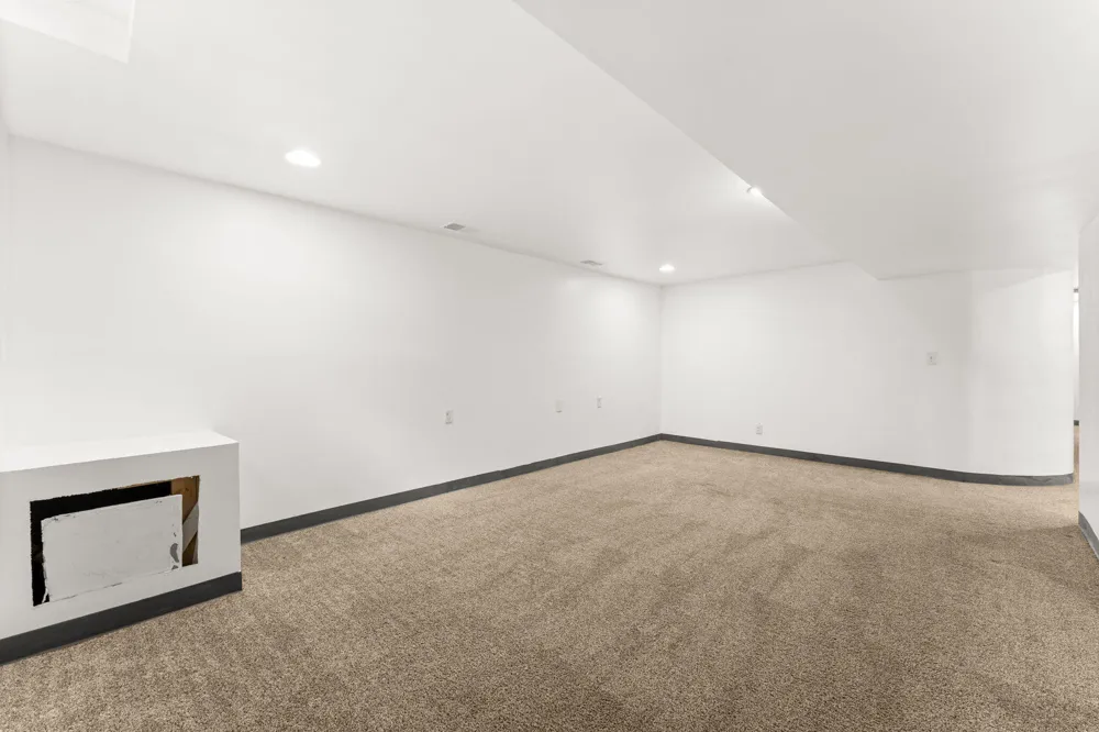 22475 Nancy Avenue Southfield, MI 48033