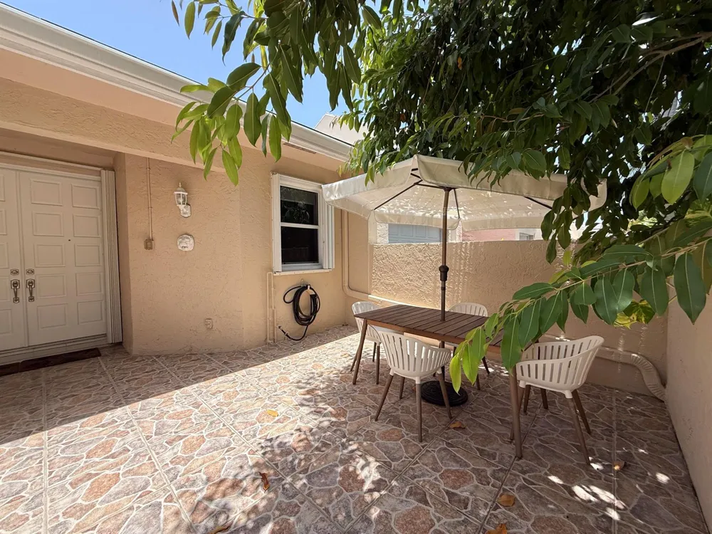 225 Lakeshore Drive Hypoluxo, FL 33462