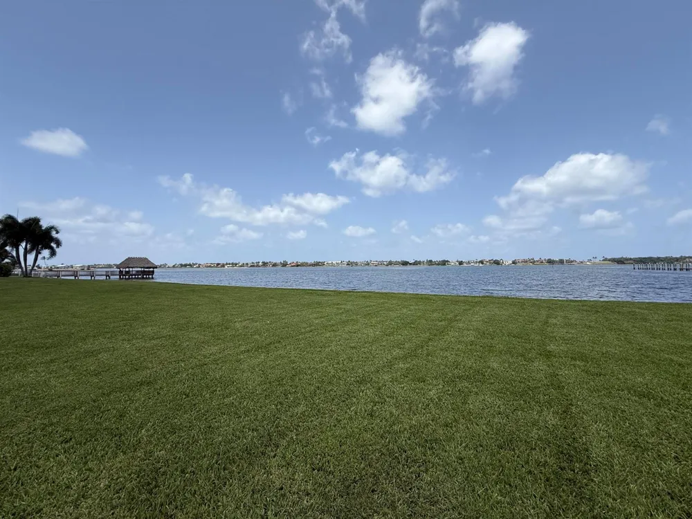 225 Lakeshore Drive Hypoluxo, FL 33462