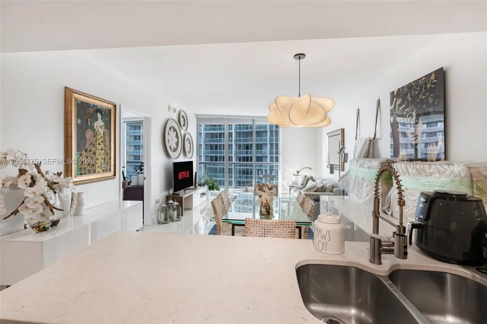 475 Brickell Ave #3111 Miami, FL 33131