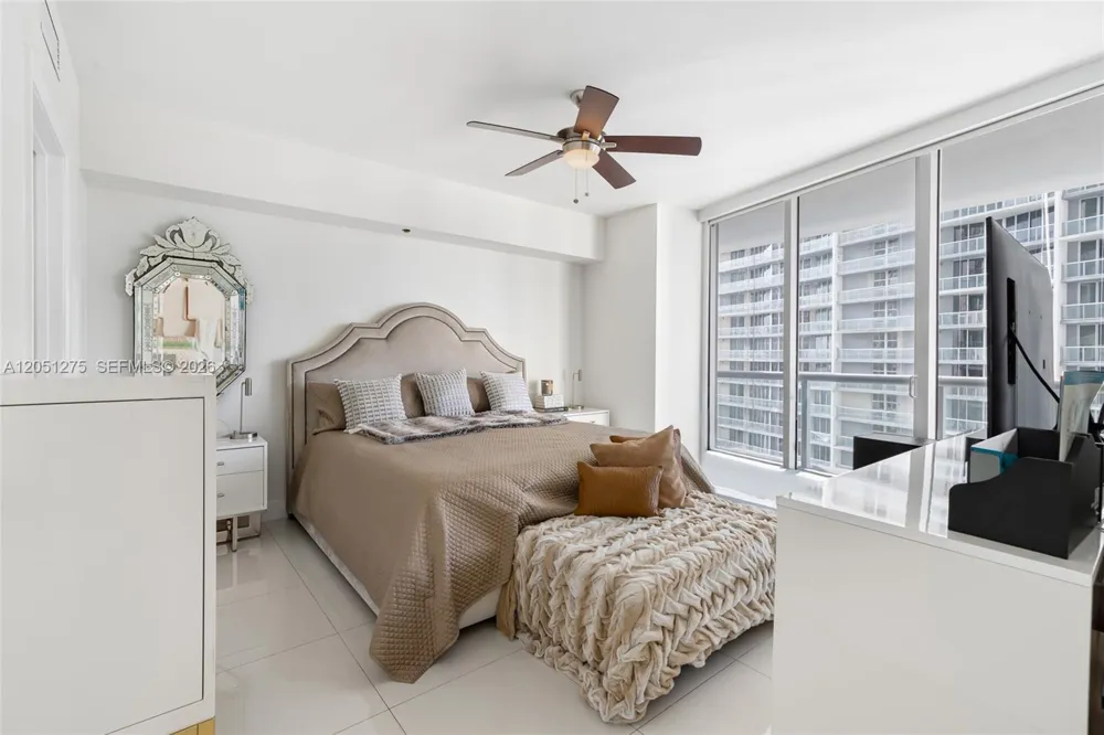 475 Brickell Ave #3111 Miami, FL 33131