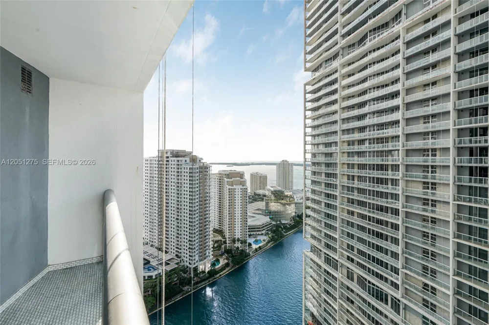 475 Brickell Ave #3111 Miami, FL 33131