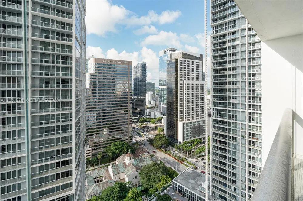 475 Brickell Ave #3111 Miami, FL 33131