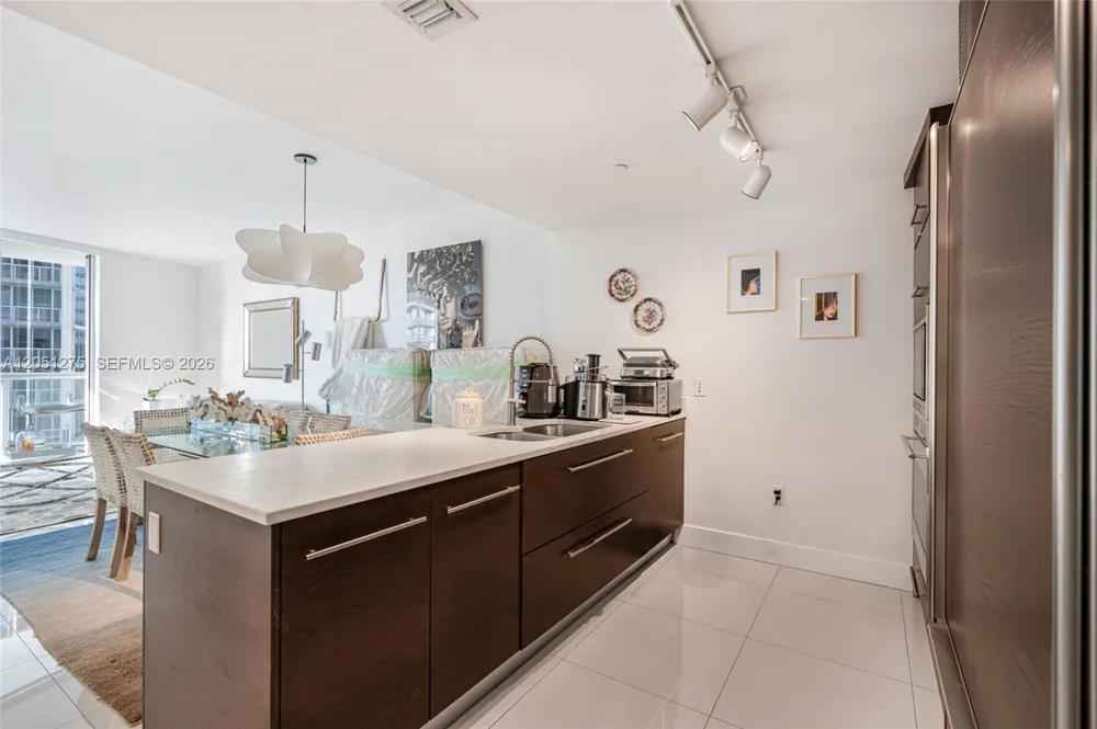 475 Brickell Ave #3111 Miami, FL 33131