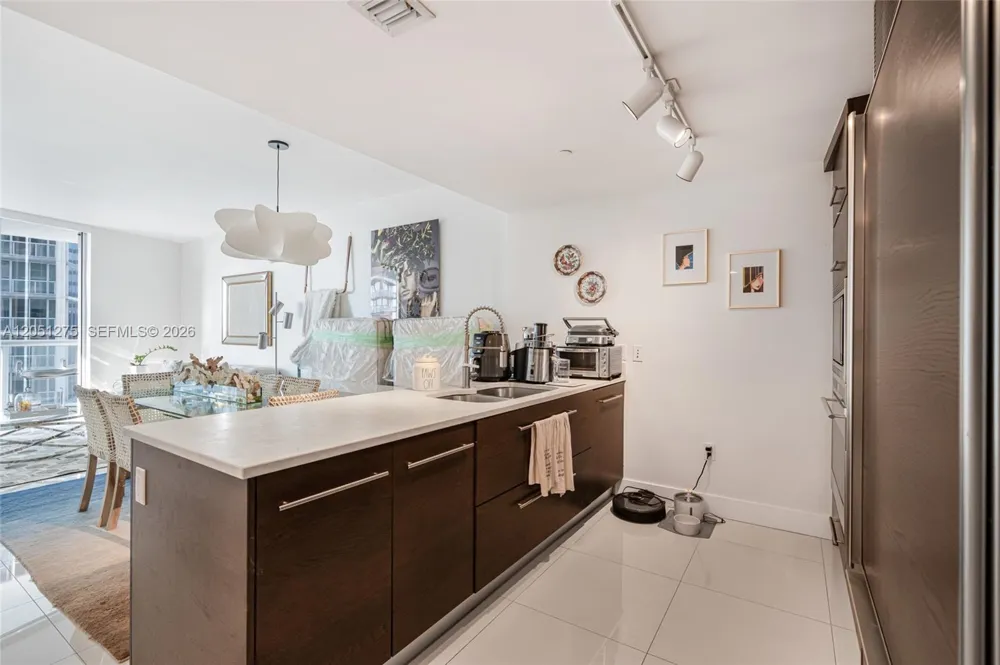 475 Brickell Ave #3111 Miami, FL 33131
