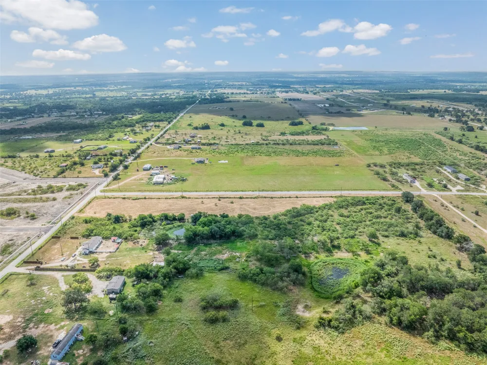 6399 Taylorsville Road Dale, TX 78616