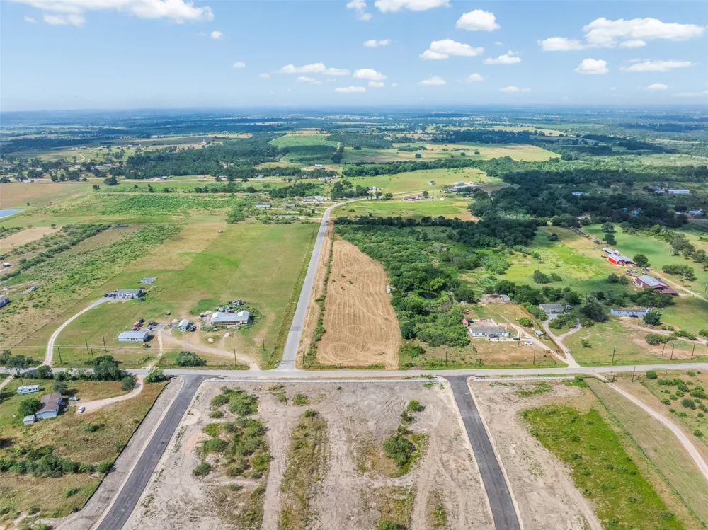 6399 Taylorsville Road Dale, TX 78616