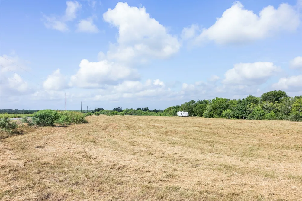 6399 Taylorsville Road Dale, TX 78616