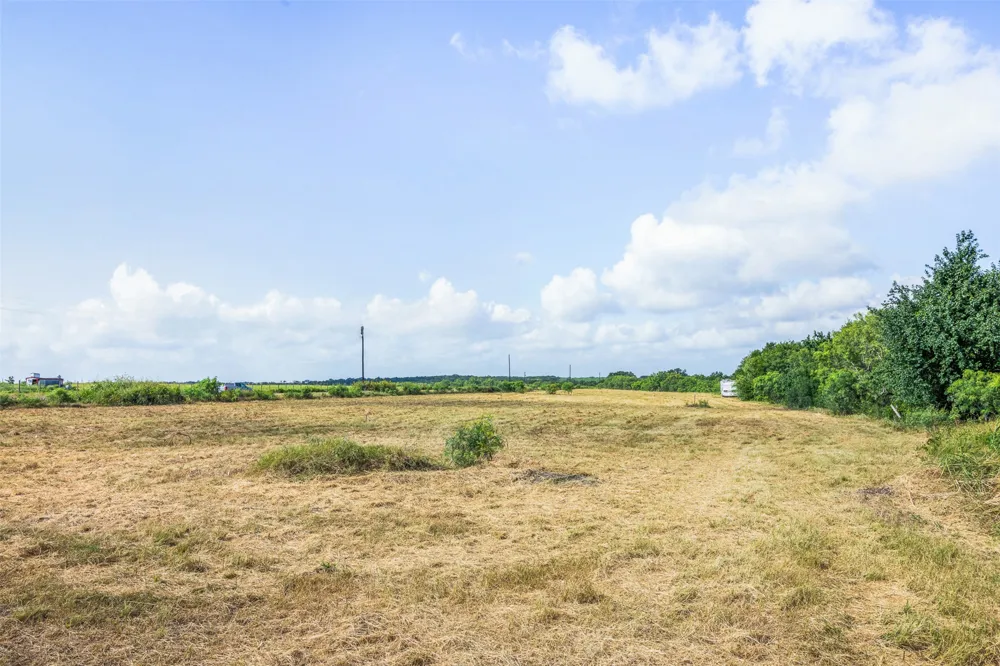 6399 Taylorsville Road Dale, TX 78616
