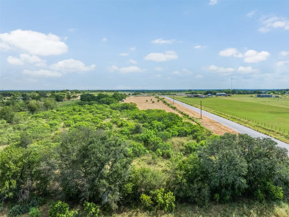 6399 Taylorsville Road Dale, TX 78616