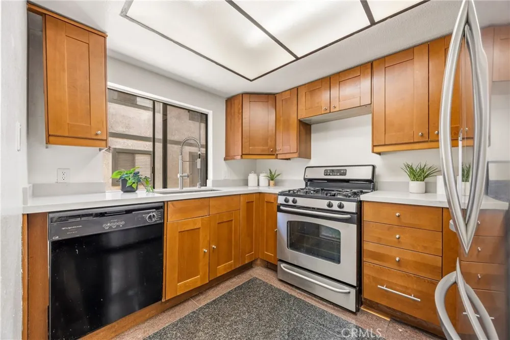 1931 E Huntington Dr #F Duarte, CA 91010