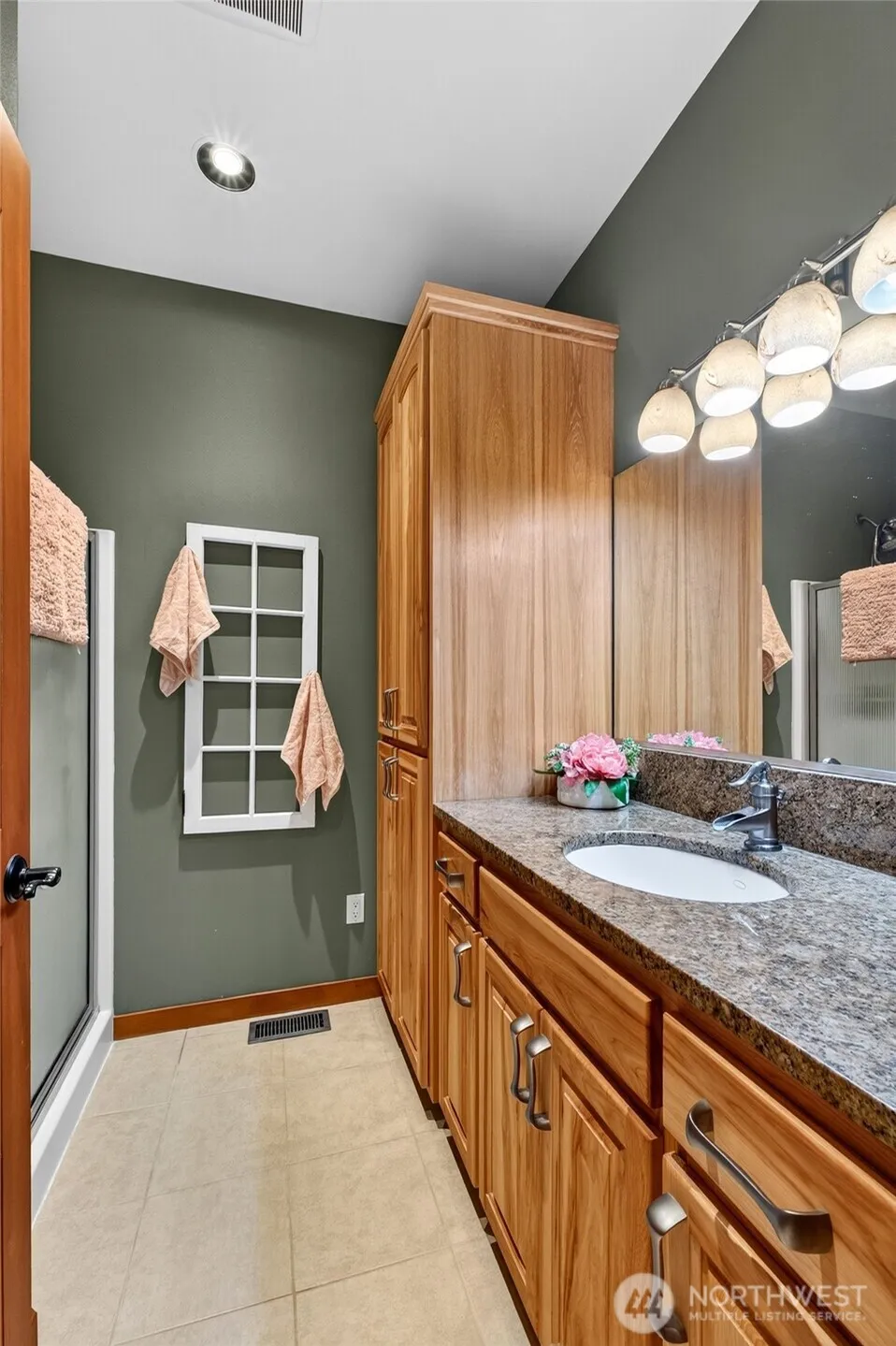 304 Antonie Avenue Eatonville, WA 98328
