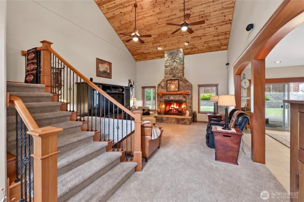 304 Antonie Avenue Eatonville, WA 98328