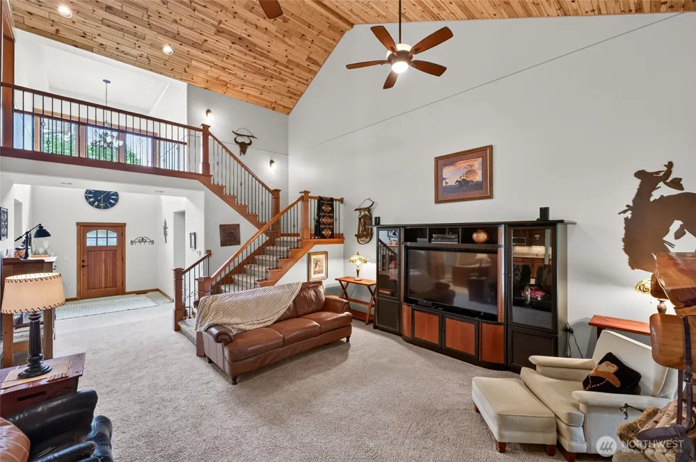 304 Antonie Avenue Eatonville, WA 98328