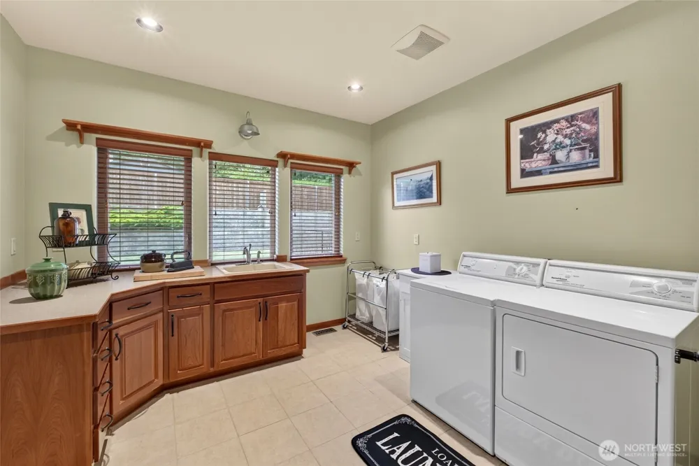 304 Antonie Avenue Eatonville, WA 98328