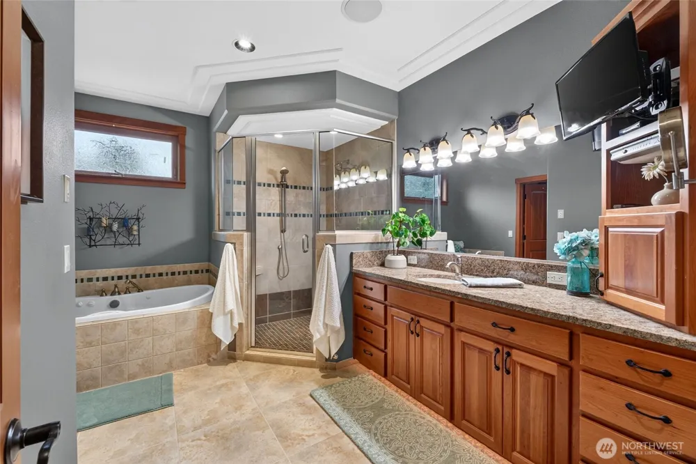 304 Antonie Avenue Eatonville, WA 98328
