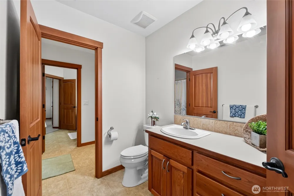 304 Antonie Avenue Eatonville, WA 98328
