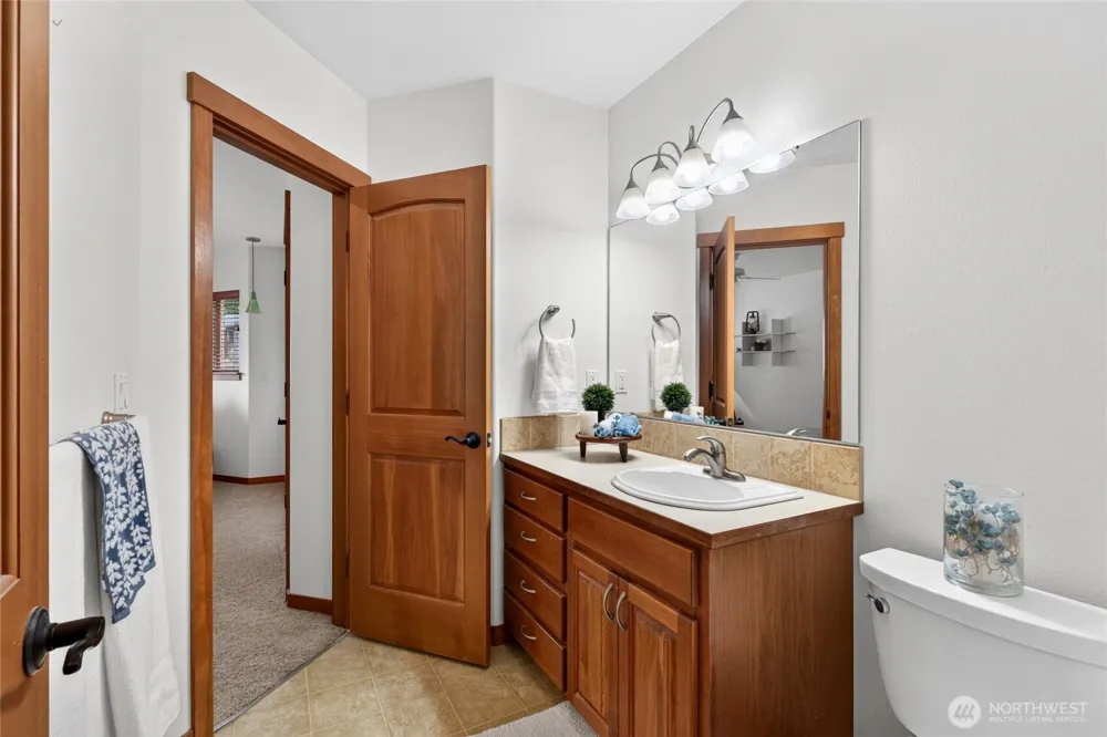 304 Antonie Avenue Eatonville, WA 98328