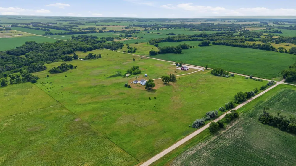 16305 57th Street SE Kindred, ND 58051