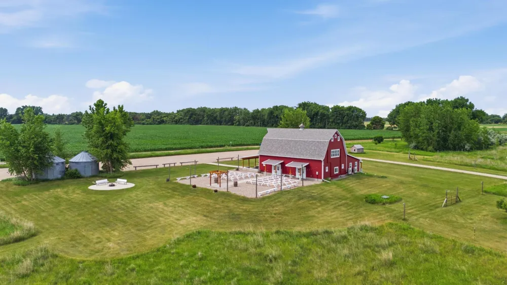 16305 57th Street SE Kindred, ND 58051