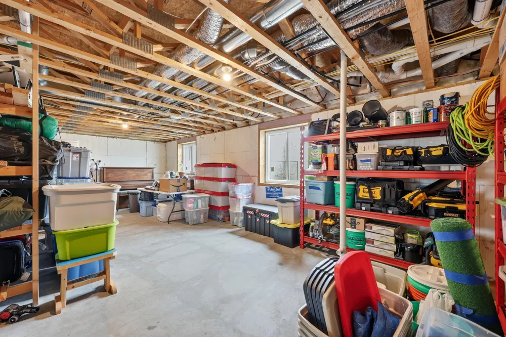 16305 57th Street SE Kindred, ND 58051