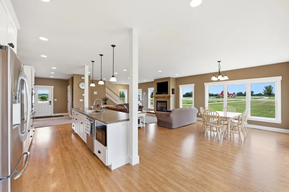 16305 57th Street SE Kindred, ND 58051
