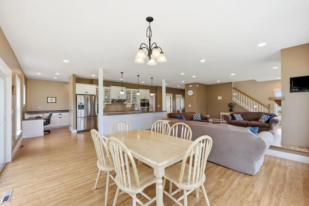 16305 57th Street SE Kindred, ND 58051
