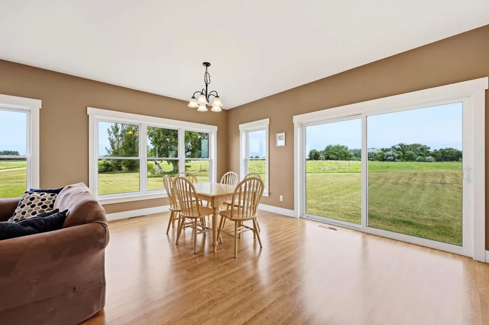 16305 57th Street SE Kindred, ND 58051