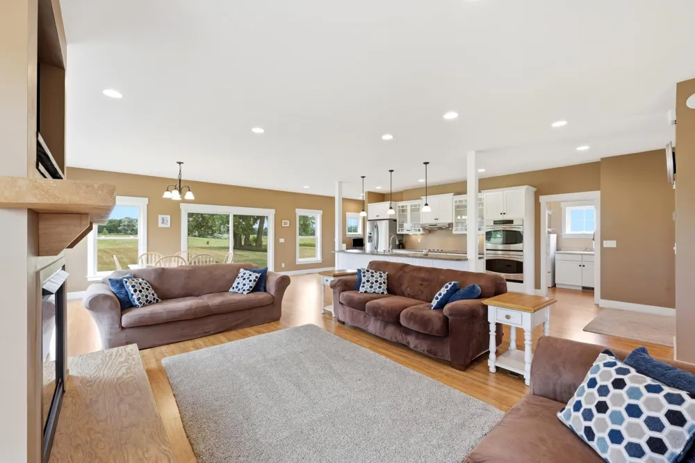 16305 57th Street SE Kindred, ND 58051