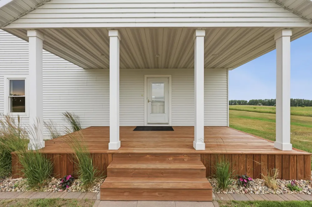 16305 57th Street SE Kindred, ND 58051