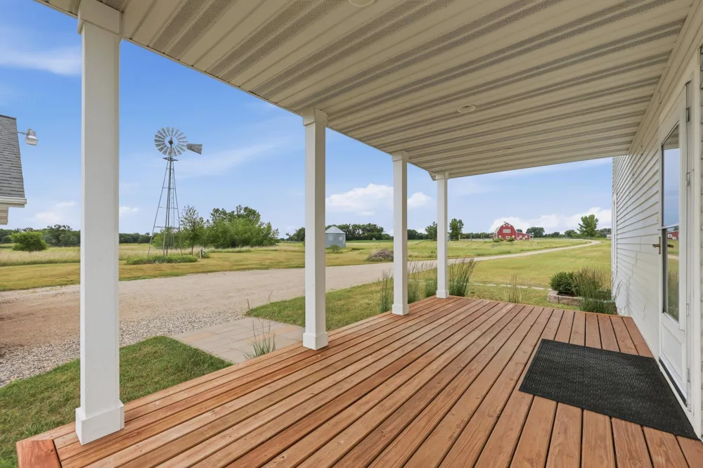 16305 57th Street SE Kindred, ND 58051