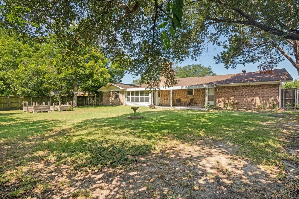 1107 Royal Drive Kaufman, TX 75142