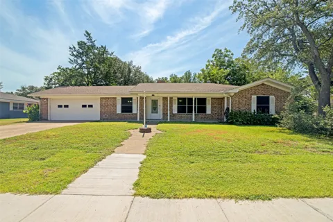 1107 Royal Drive