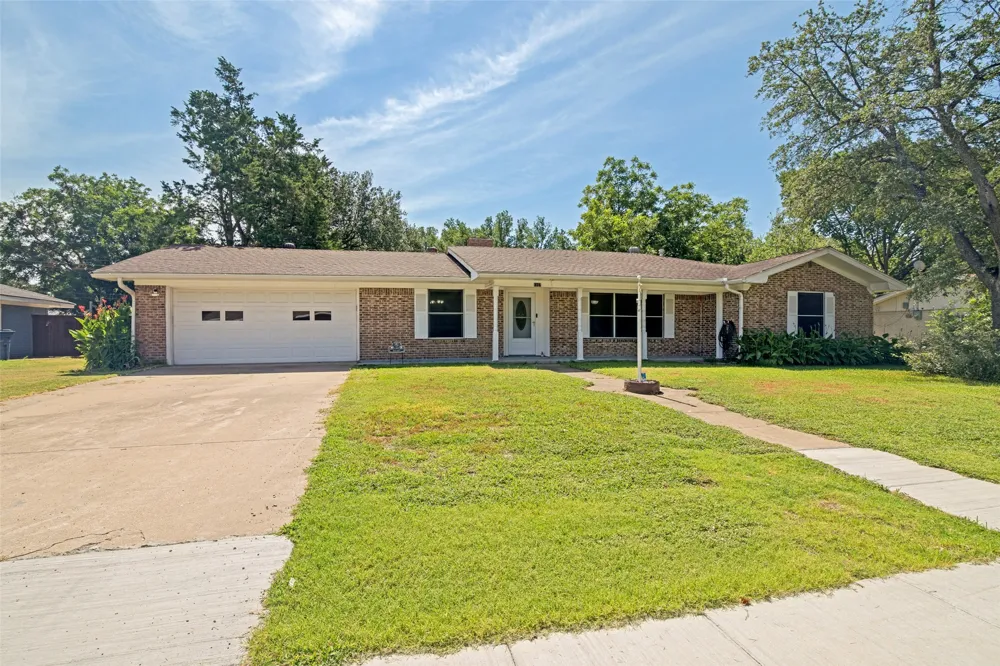 1107 Royal Drive Kaufman, TX 75142